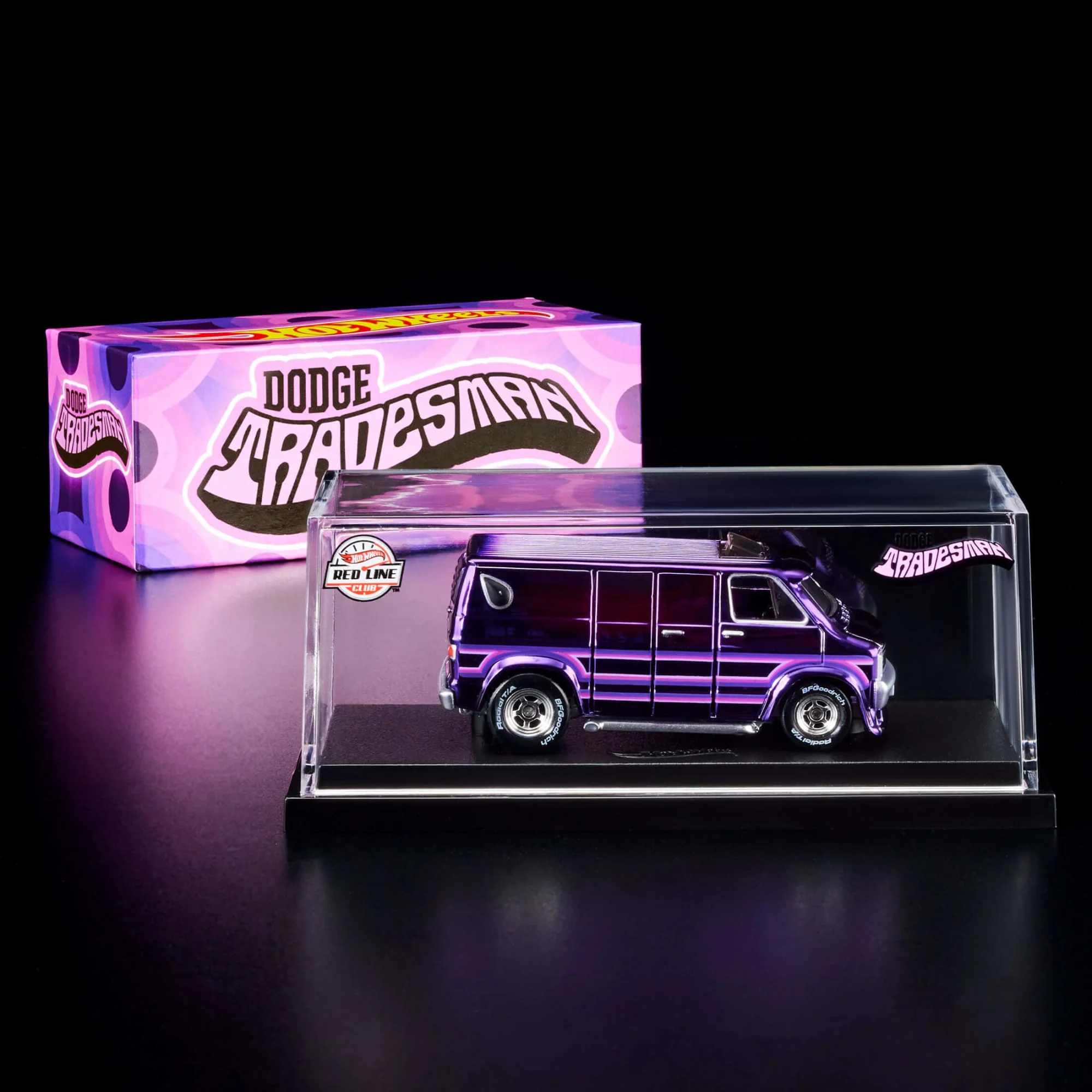 RLC Exclusive ‘70s Dodge Tradesman Van - Image 9