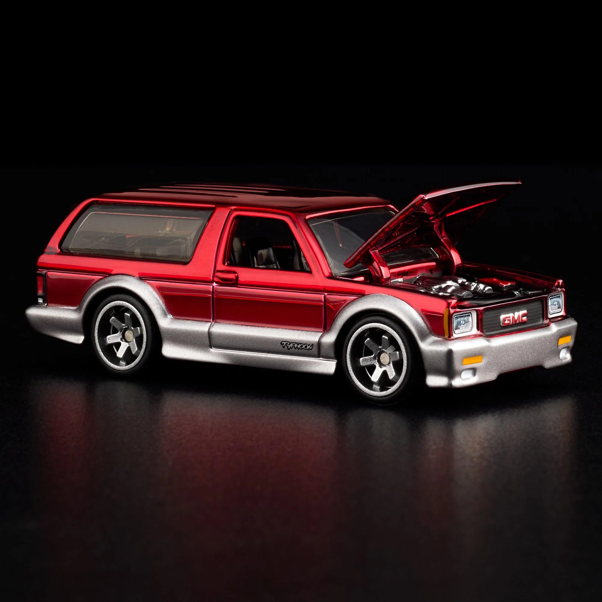 RLC 1992 GMC Typhoon - Image 2